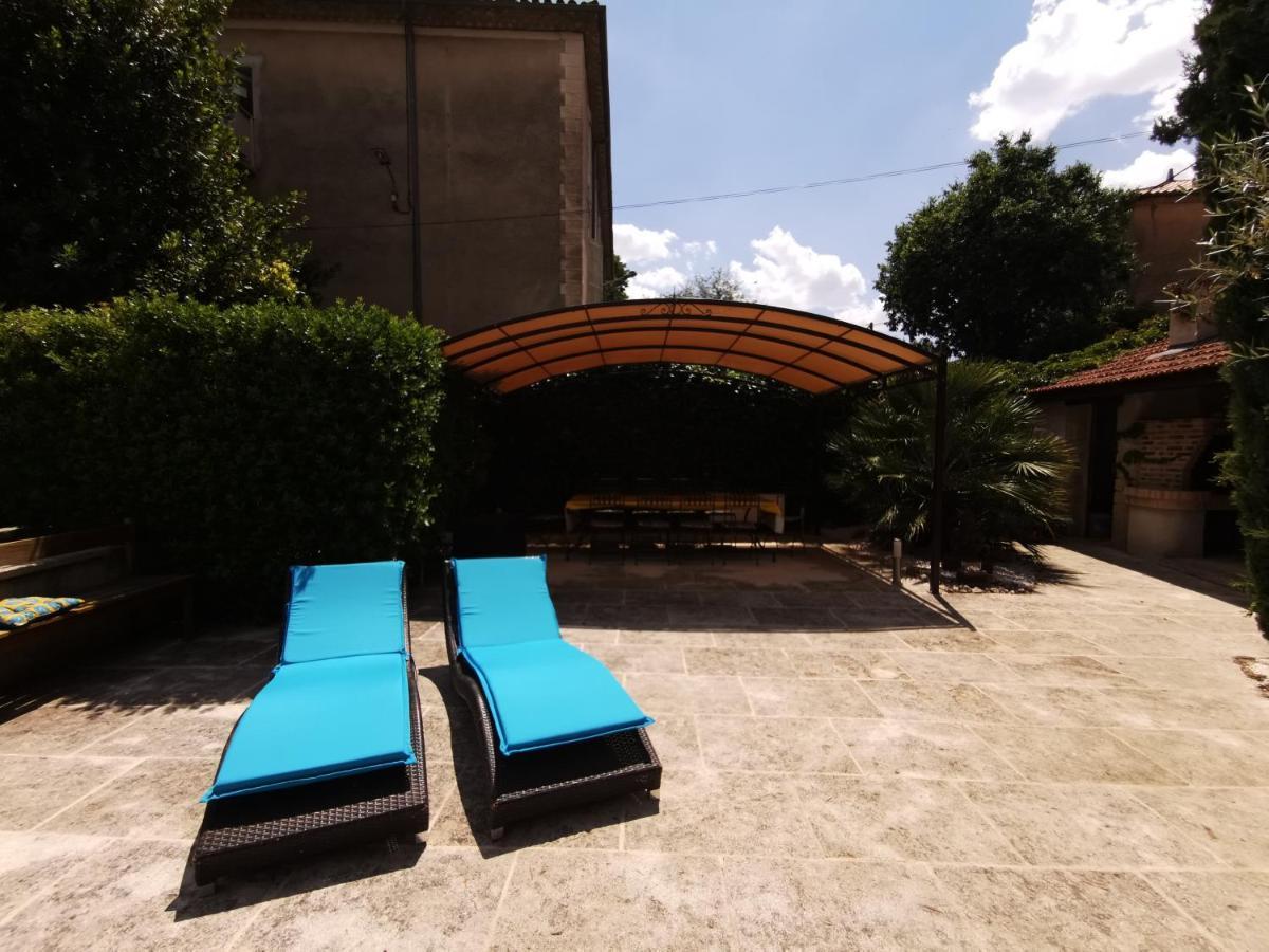 Les Chambres Du Lavoir Vert Tourbes Eksteriør bilde